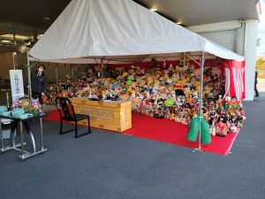 岡山県初、ドライブスルー人形供養祭